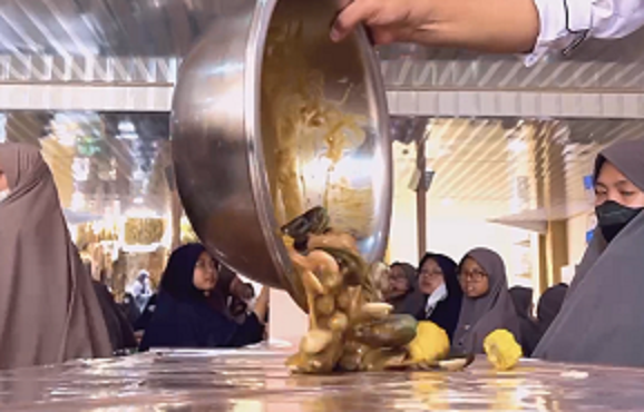 seafood tumpah al-maahira